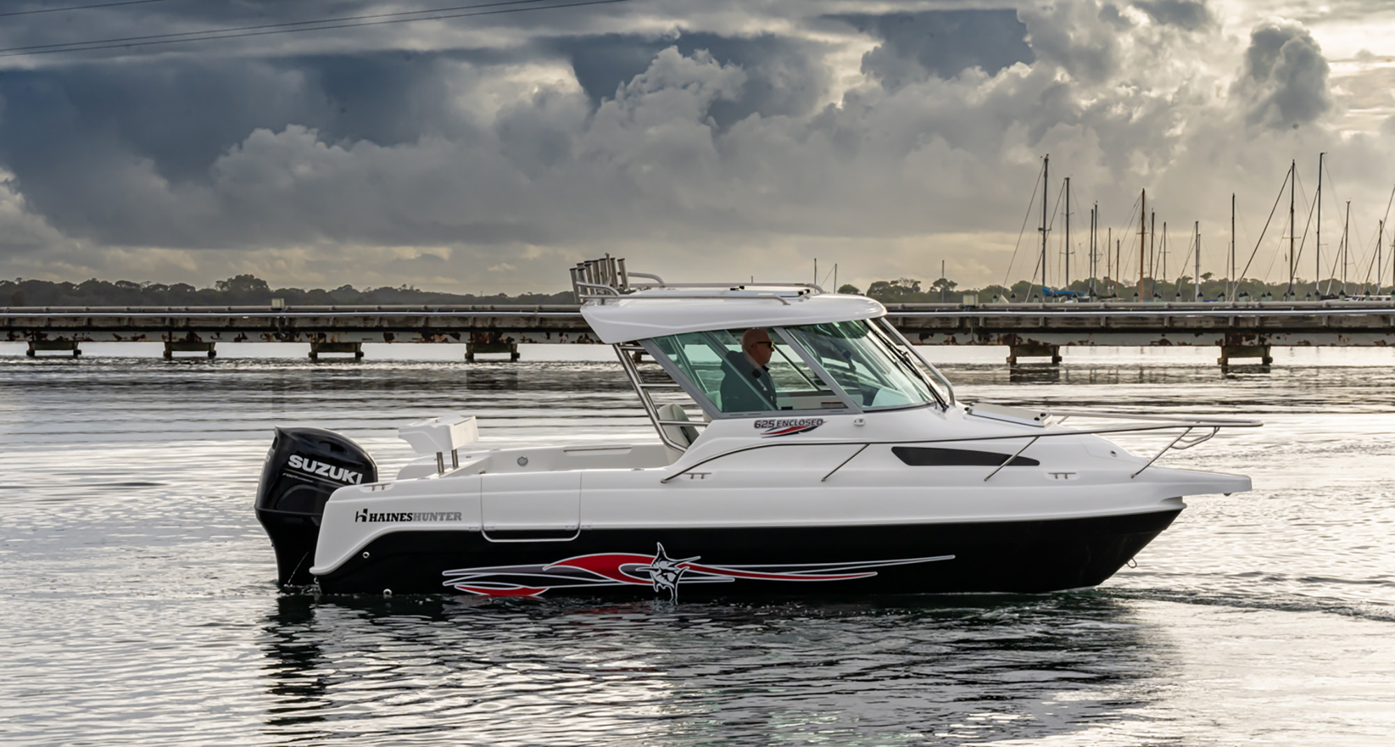 Mullies Marine Haines Hunter 625 Enclosed 01
