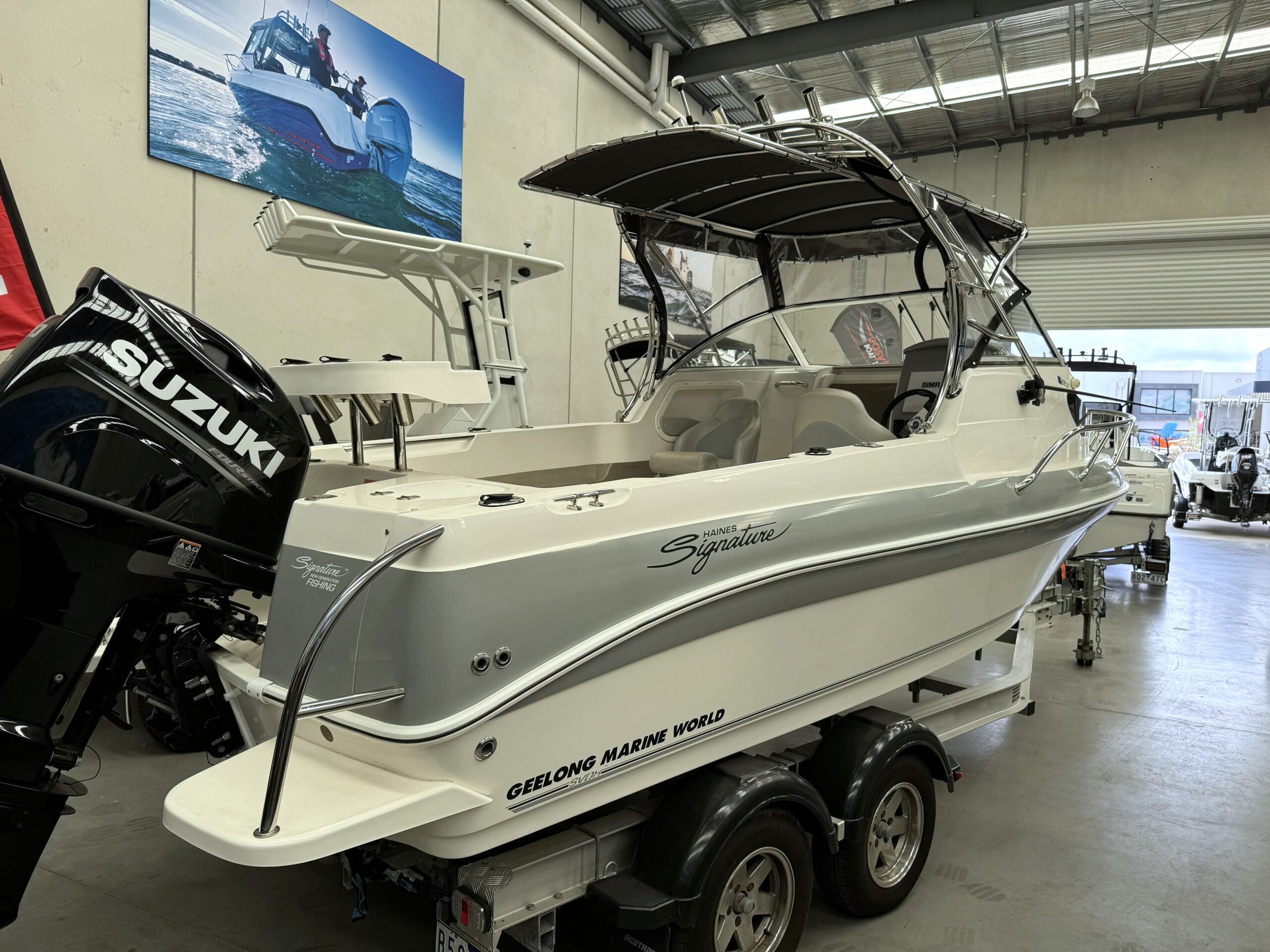 Mullies Marine Haines Signature 680F 35