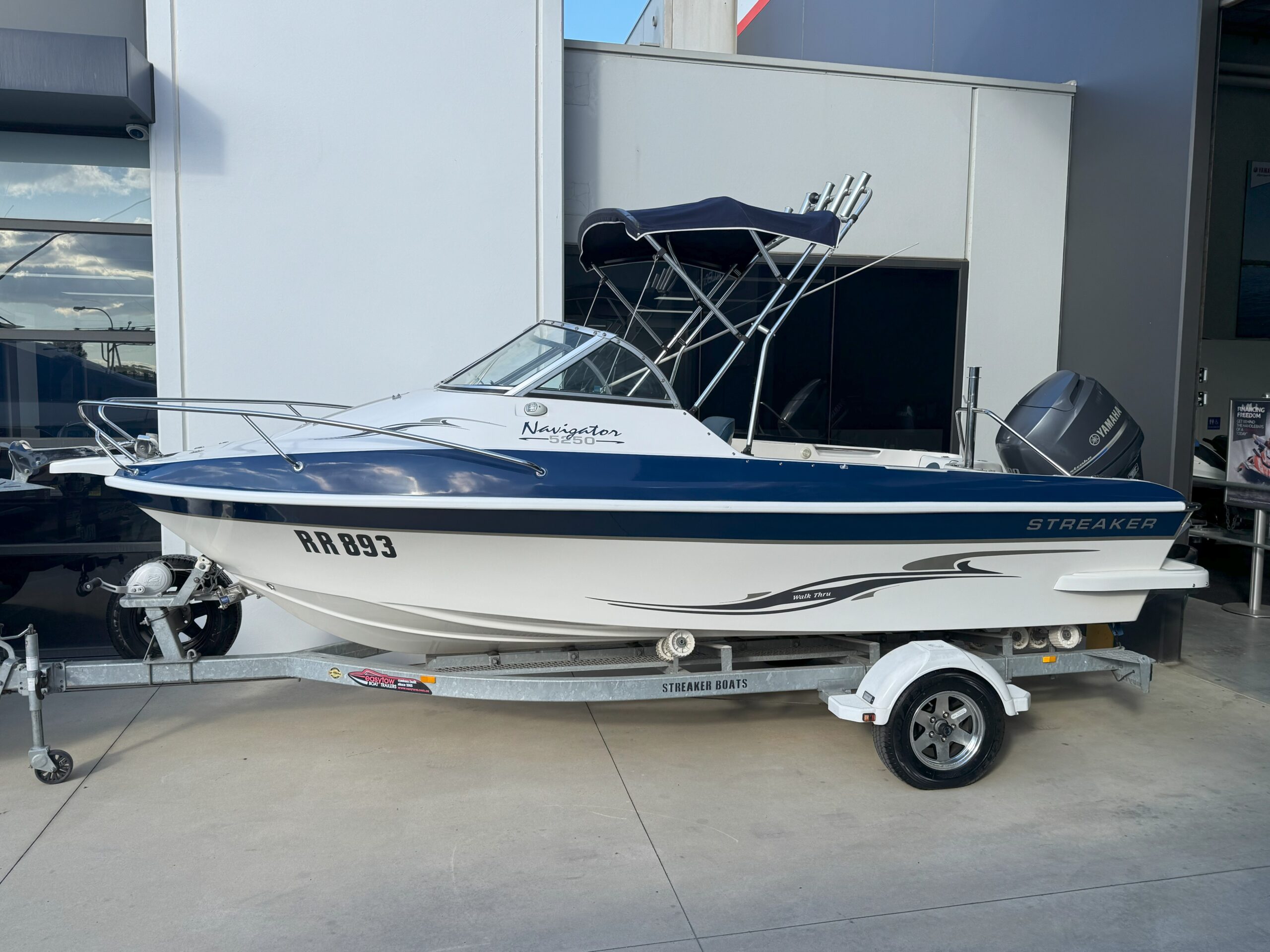 Mullies Marine Streaker 5250 Navigator 26